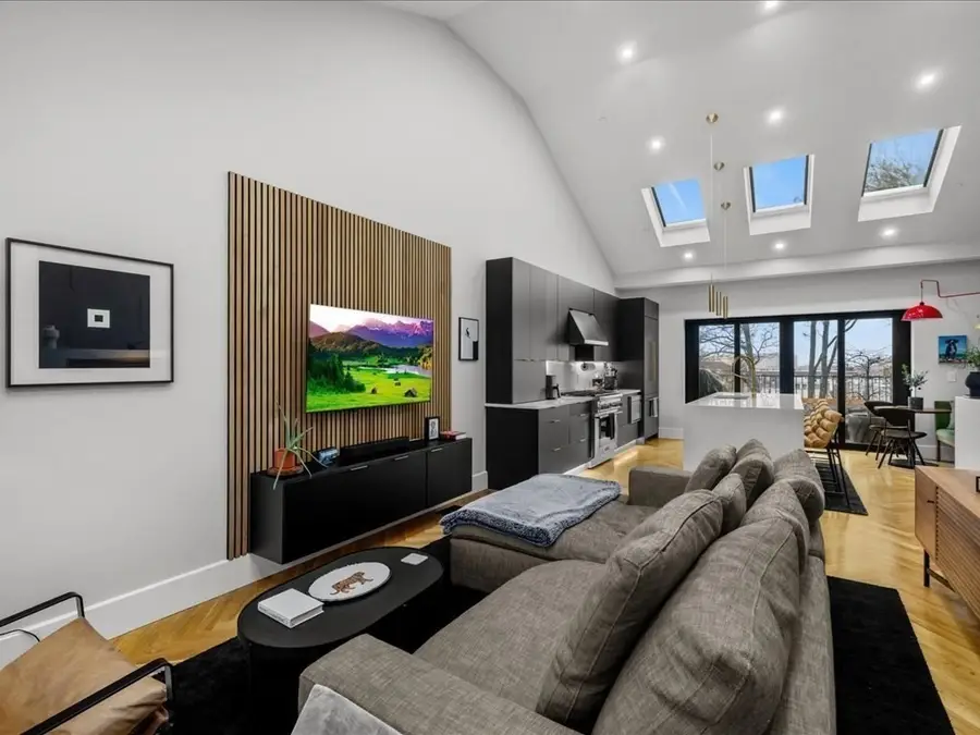 760 E Broadway #U:2, Boston, MA 02127 - #3