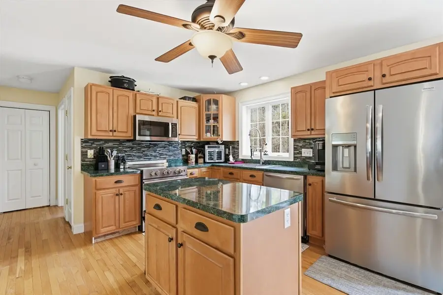 38 Foster Ct, Gardner, MA 01440 - #3