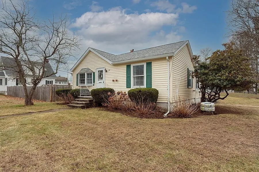 24 Laurel Ave, Wilmington, MA 01887 - #3