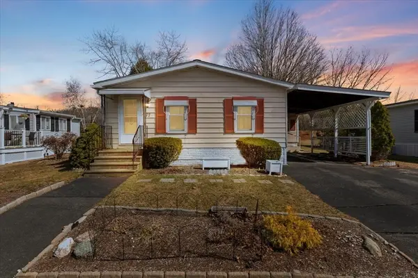 27 Castle Rd #153, Attleboro, MA 02703