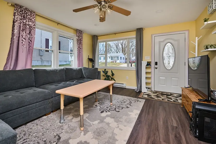 71 Ann St, Chicopee, MA 01020 - #3