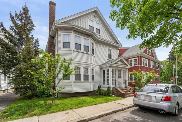 27-28 Seagrave Rd, Cambridge, MA 02140