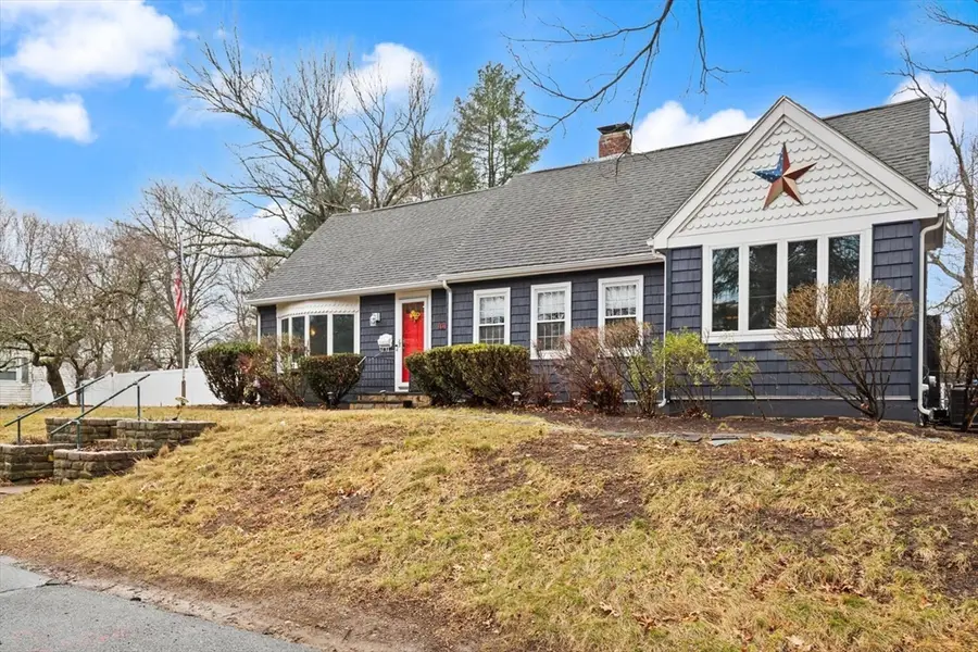 44 Hillview Ave, Holbrook, MA 02343 - #2