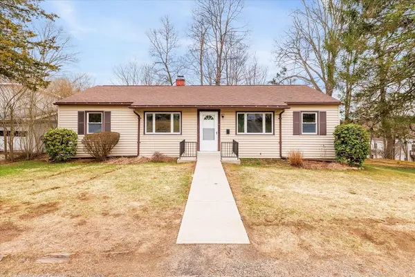 26 Roosevelt Dr, Southbridge, MA 01550