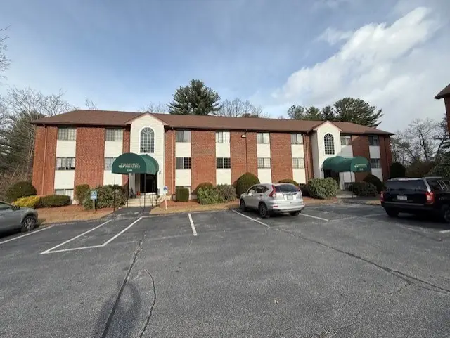 2200 Skyline Dr #4, Lowell, MA 01854 - #2