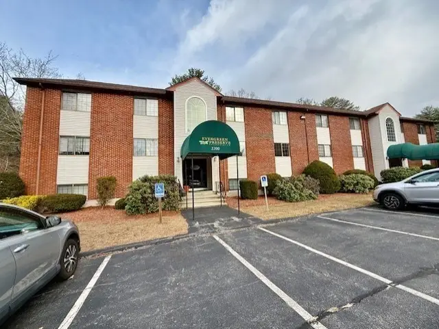 2200 Skyline Dr #4, Lowell, MA 01854 - #3