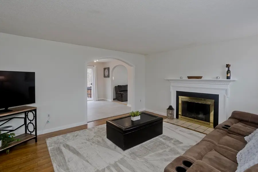 9 Post Rd, Chicopee, MA 01020 - #3