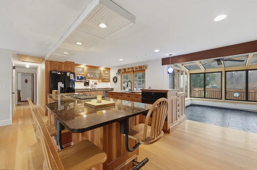 128 Derby St, Worcester, MA 01604 - #2