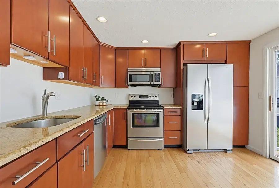 835 Mount Hope St #5, North Attleboro, MA 02760 - #3