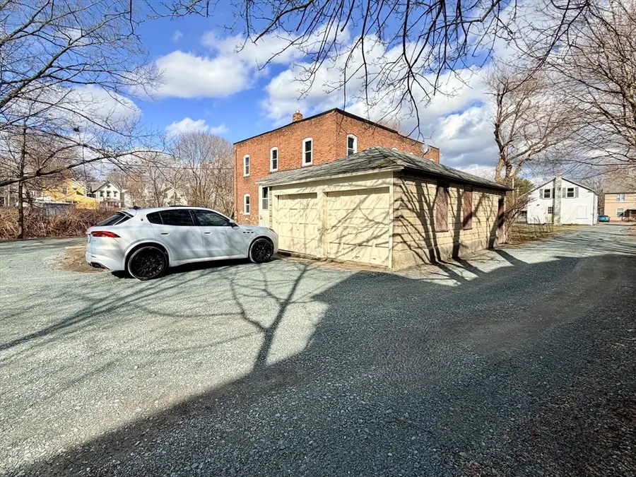 5-6 Monteleone Pl, Pittsfield, MA 01201 - #2