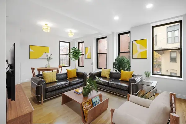 4 Charlesgate E #201, Boston, MA 02215