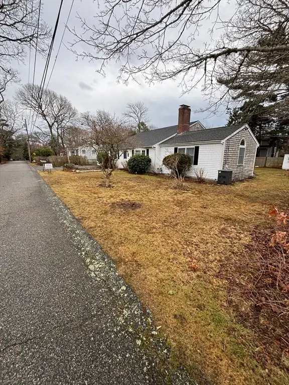 74 Hillside Ave, North Falmouth, MA 02556 - #3