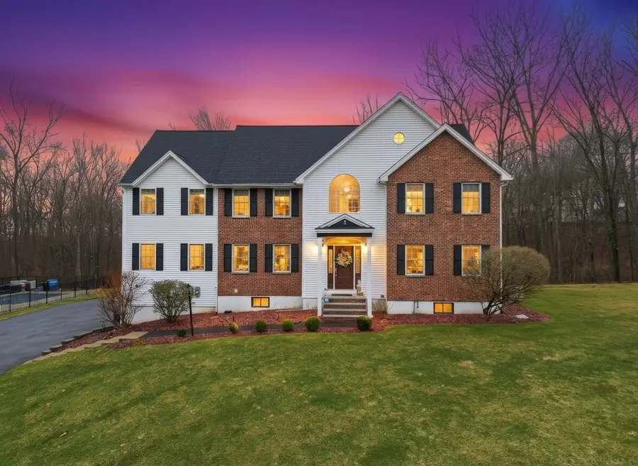 2 Hitching Post Ln, Methuen, MA 01844 - #2