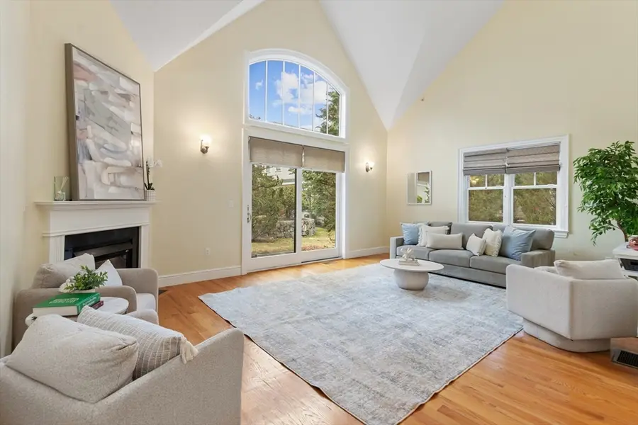 38 Courtyard Pl, Lexington, MA 02420 - #3