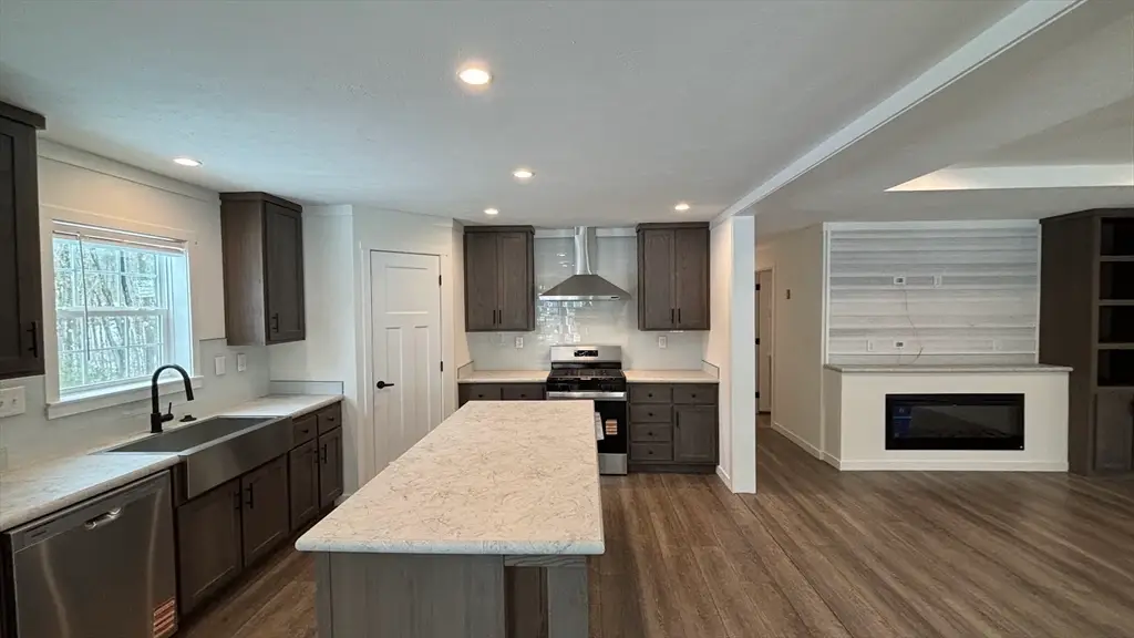 22 Pinrock Drive, Sturbridge, MA 01566 - #1