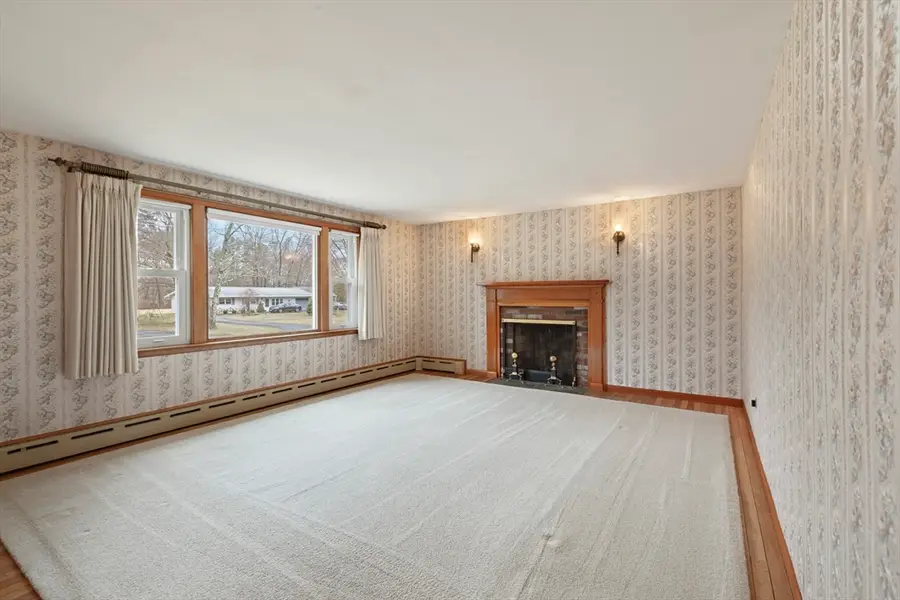 6 Myrtle St, Mendon, MA 01756 - #3