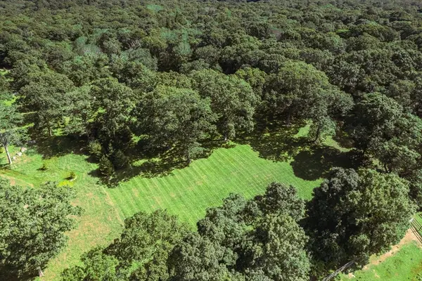 26 Flint Hill Road, West Tisbury, MA 02575