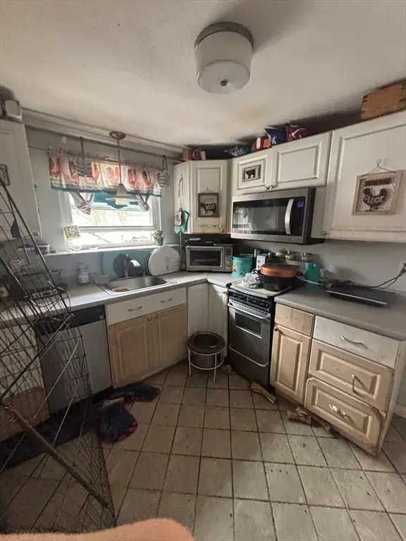 7 Wildwood Rd, Holden, MA 01520