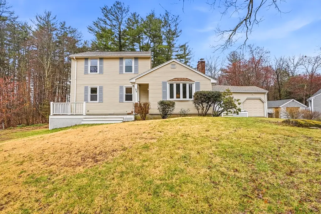 35 Brooks St, Upton, MA 01568 - #1