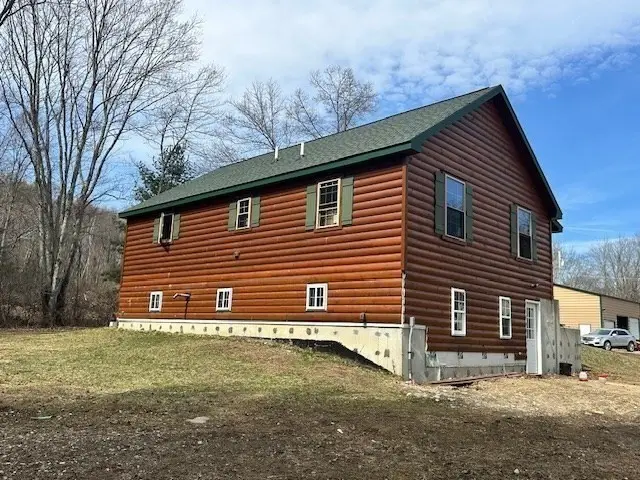 22 Carpenter Road, Dudley, MA 01570 - #3