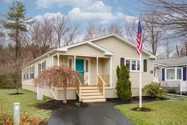 19 Hawthorne Street, Rockland, MA 02370