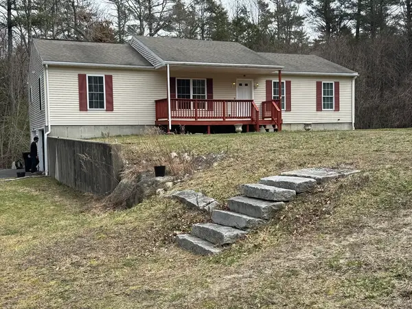 115 Flag Swamp Rd, Dartmouth, MA 02747