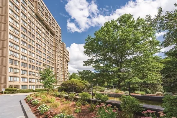 250 Hammond Pond Parkway #604N, Newton, MA 02467