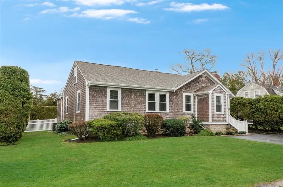7 Rockland Terrace, Dartmouth, MA 02748 - #2