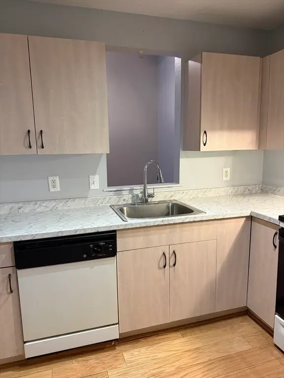 4 Marc Dr #4C9, Plymouth, MA 02360 - #3