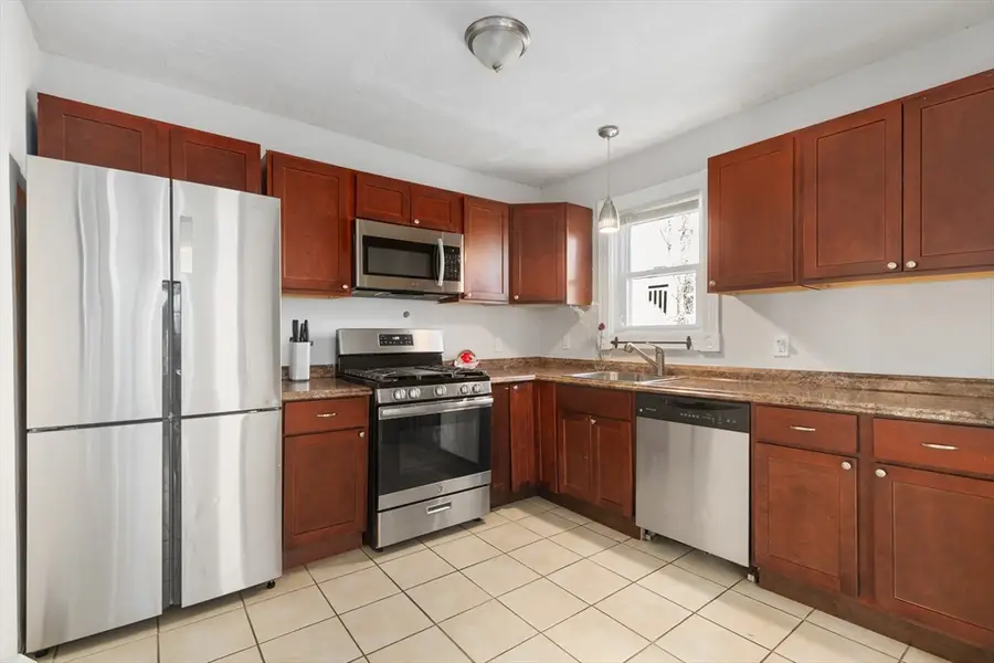 22 Montgomery St, Fall River, MA 02720 - #2