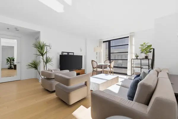 580 Washington St #901, Boston, MA 02111