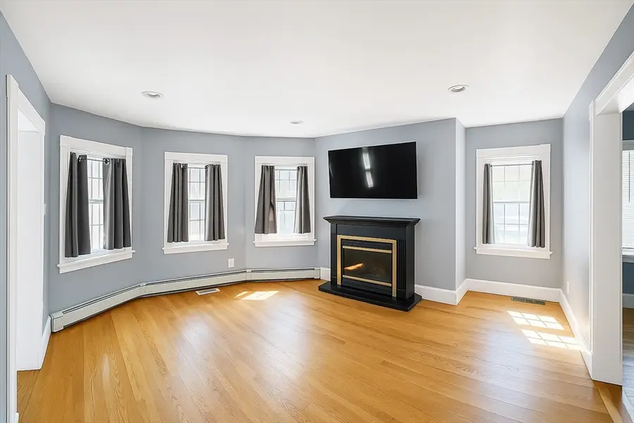 25 Barnes Street, Waltham, MA 02453 - #3