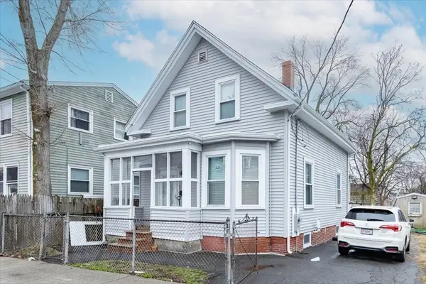 10 High Rock St, Lynn, MA 01902