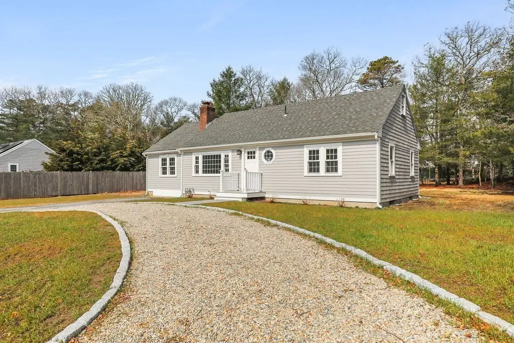 80 Mariner Cir, Cotuit, MA 02635 - #1