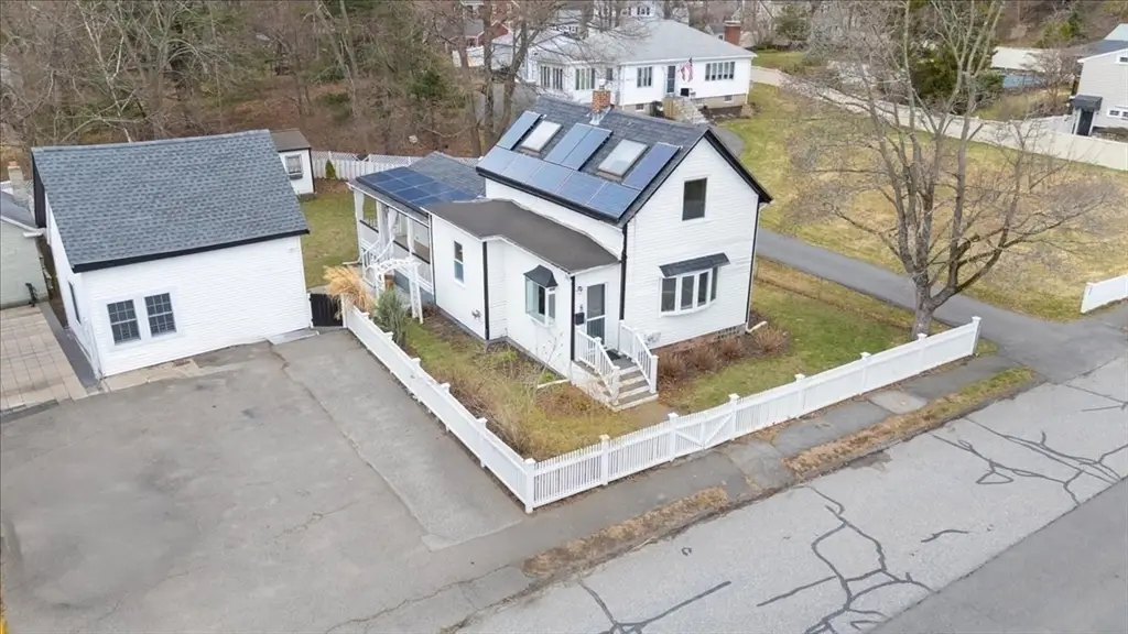 18 Sherman Pl, Woburn, MA 01801 - #1