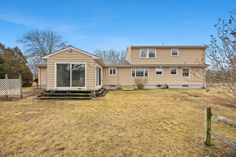 675 Wood St, Swansea, MA 02777 - #3