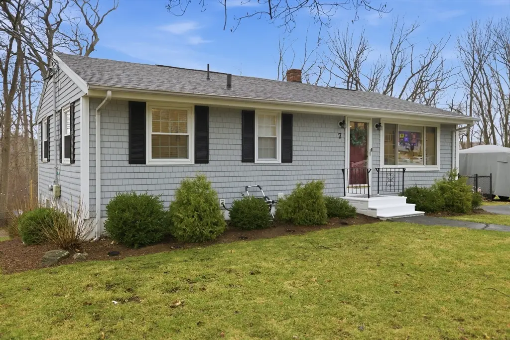 7 Paulette Dr, Danvers, MA 01923 - #1