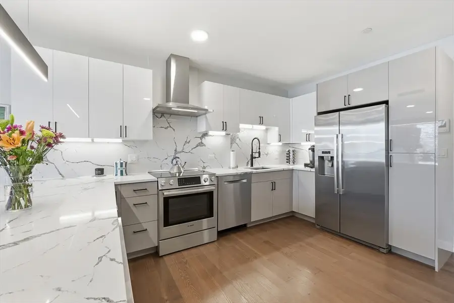 68 Los Angeles #PH5, Newton, MA 02458 - #3