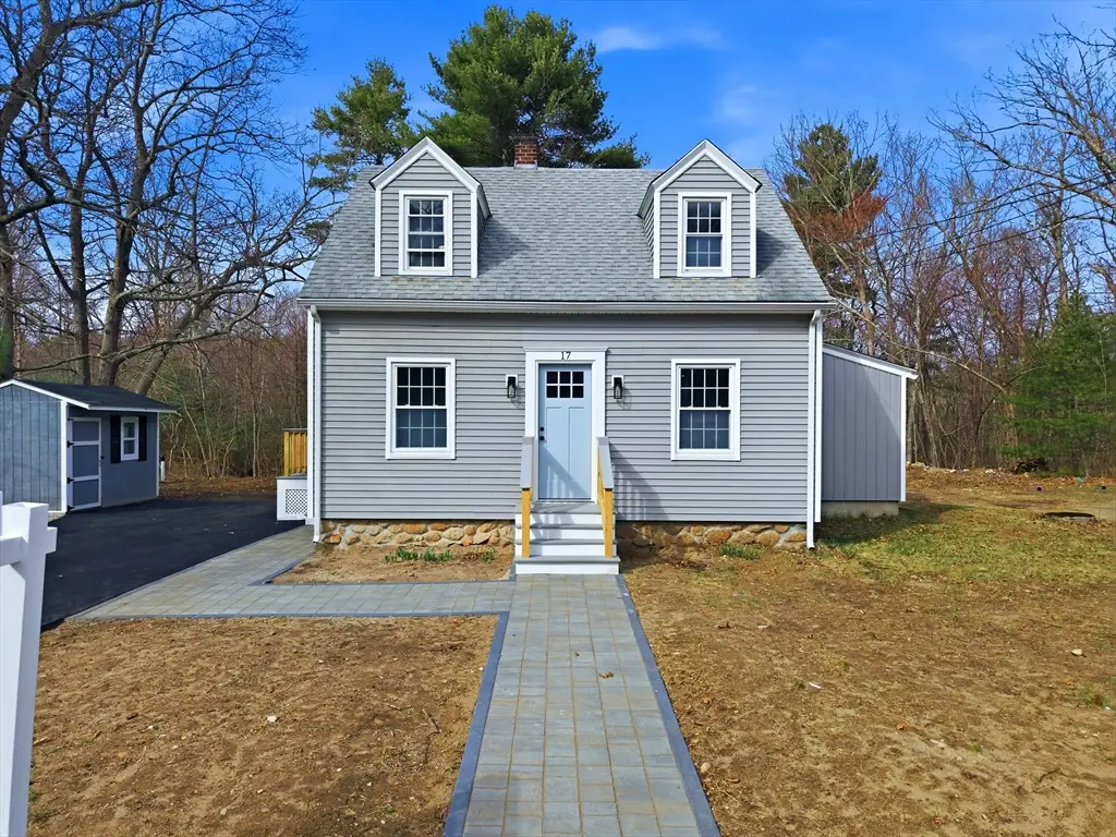 17 Hartford Ave W, Mendon, MA 01756 - #1