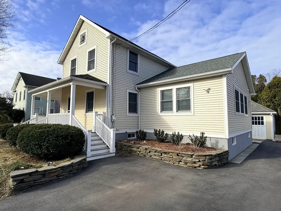 27 Prospect St, Hatfield, MA 01038 - #3