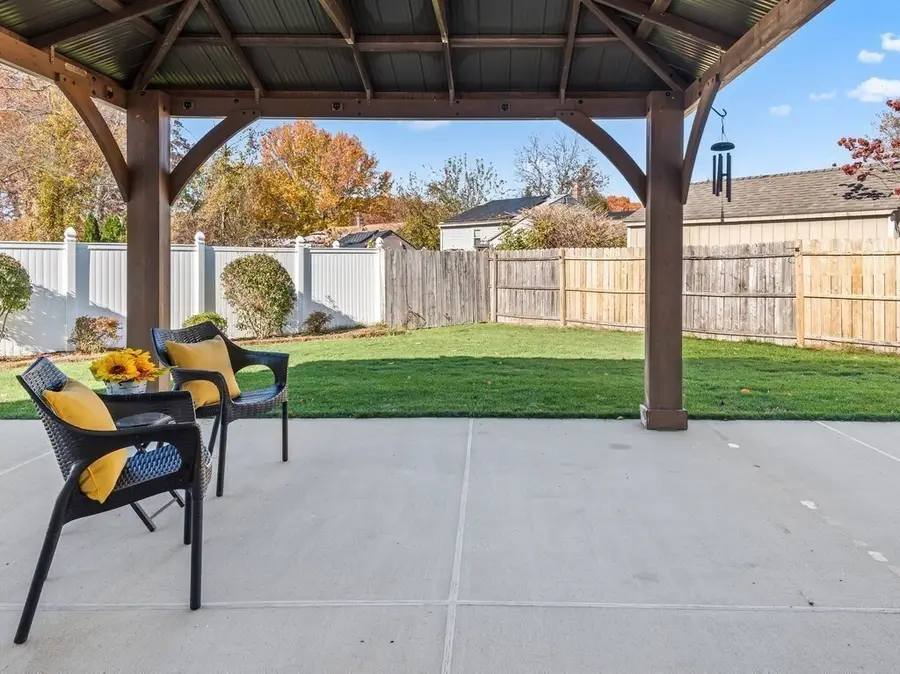 157 Wildwood Ave, Springfield, MA 01118 - #3