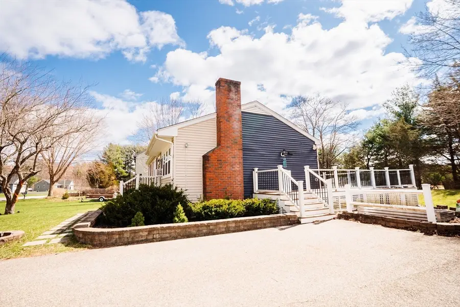 562 Tremont St, Taunton, MA 02780 - #3