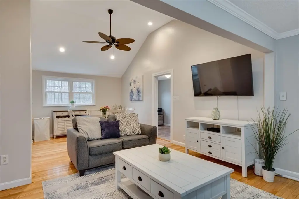 26 Fourth Ave, Billerica, MA 01821 - #1