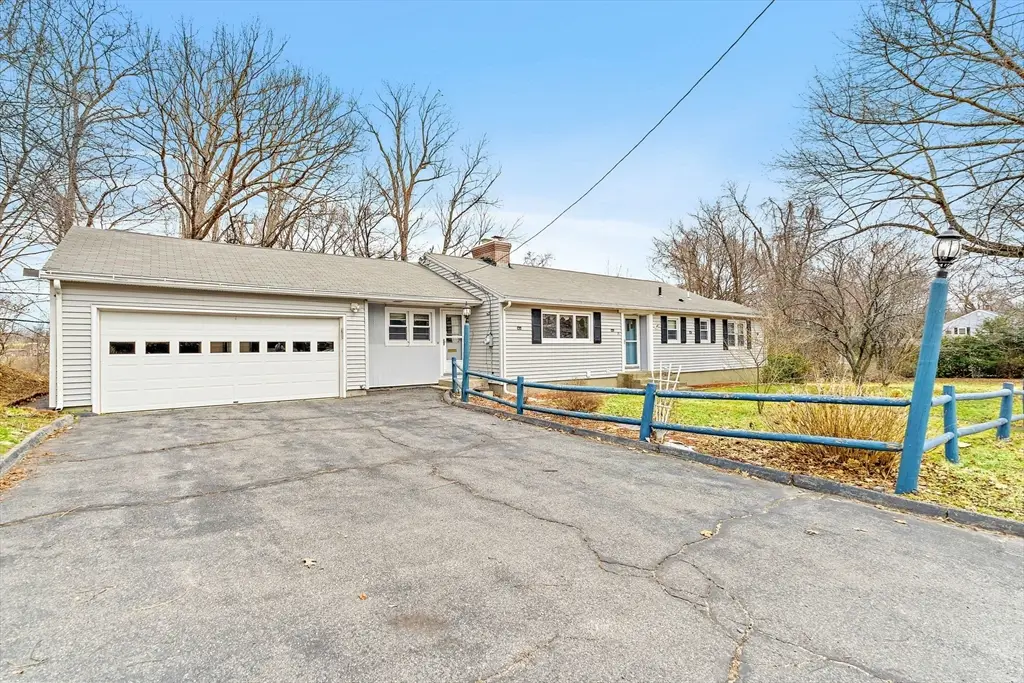 21 Trinity Ave, Worcester, MA 01605 - #1