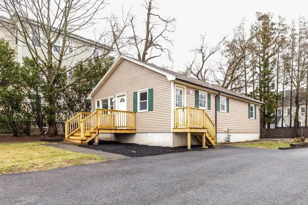 105 Arthur St, Brockton, MA 02302 - #1