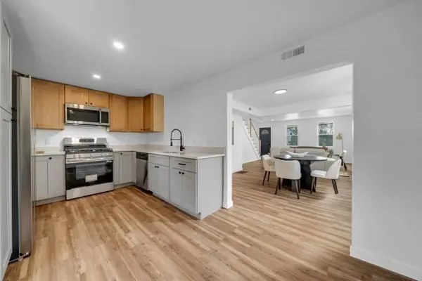 19 Oliver St, Lowell, MA 01954 - #3