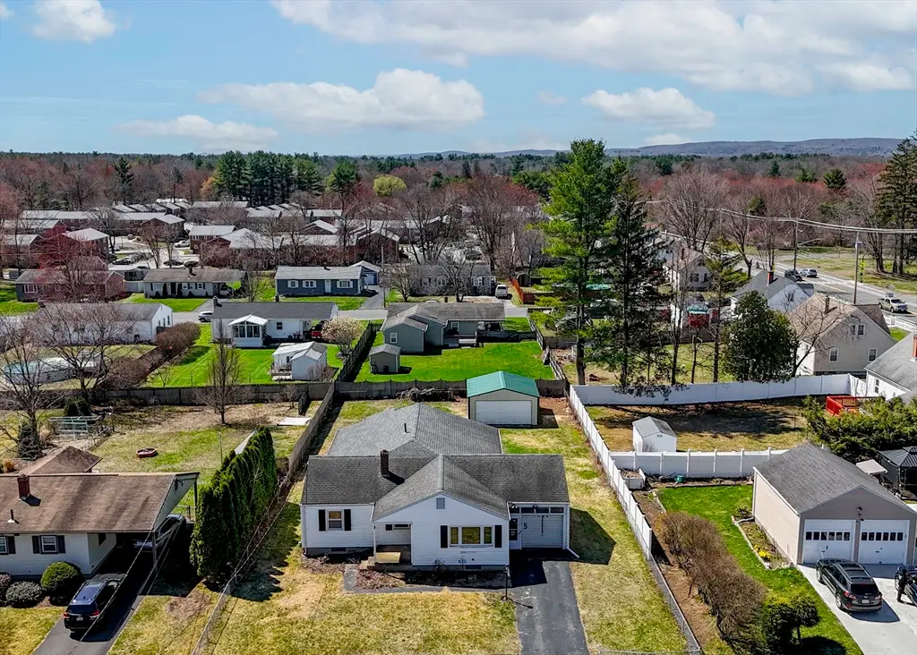 5 Helm St, South Hadley, MA 01075 - #1