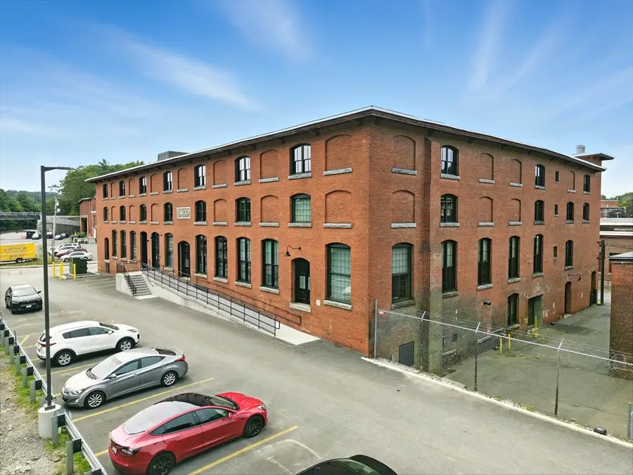 55 Sterling St #305, Clinton, MA 01510 - #2