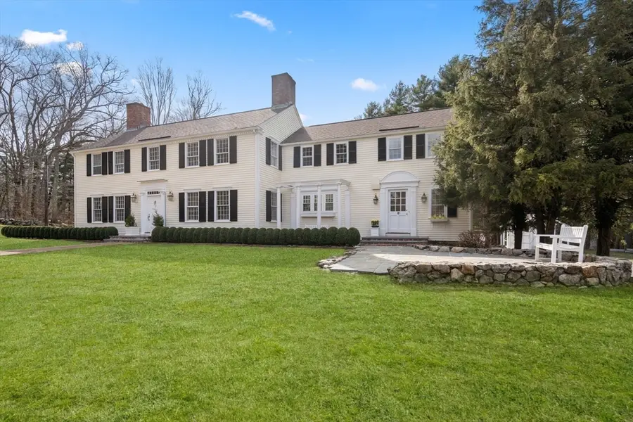 85 Strawberry Hill St, Dover, MA 02030 - #2