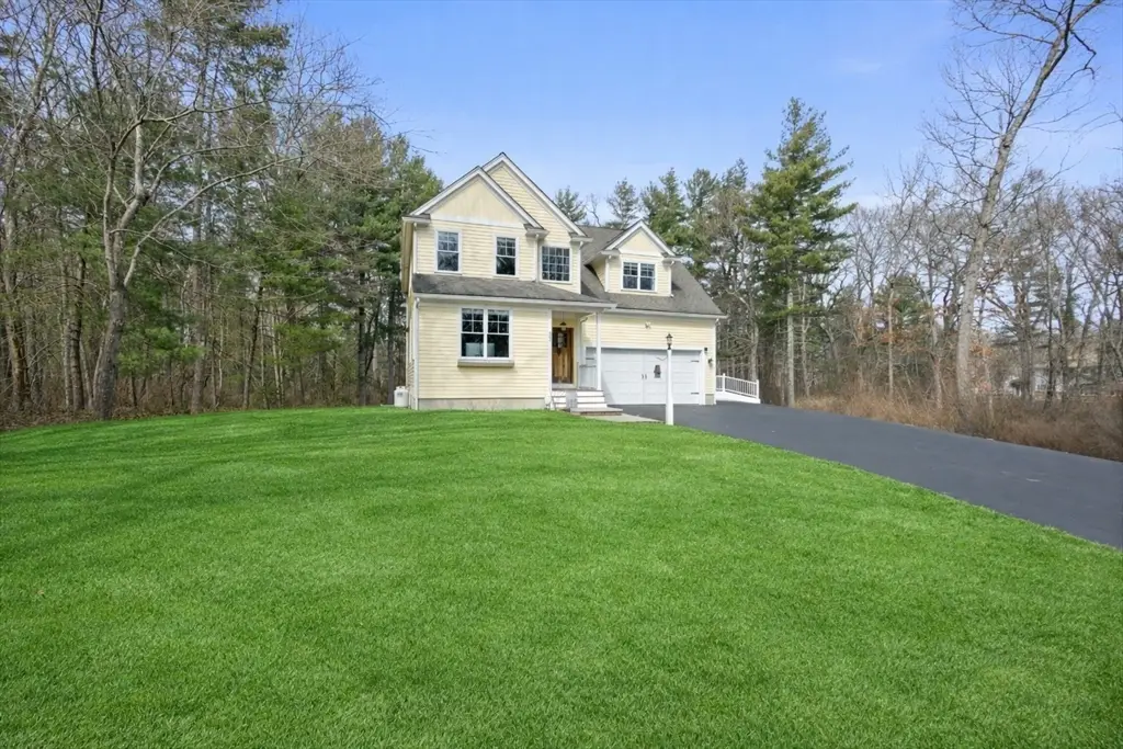 33 Glebe St, Taunton, MA 02780 - #1